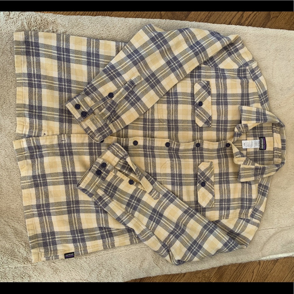 Men’s L Patagonia flannel shirt, like new